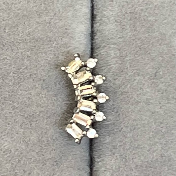 Buddha Jewelry Diamond Earring - Picture 4 of 5